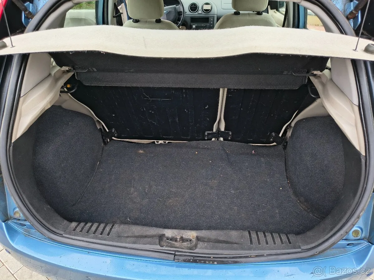 Ford Fiesta 2002 photo 4