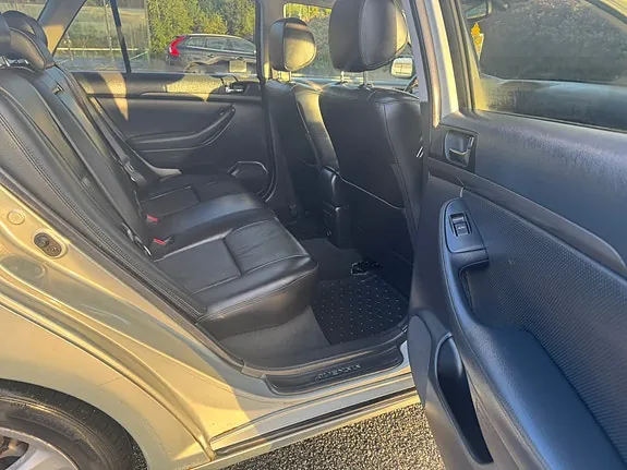Toyota Avensis 2004 photo 4