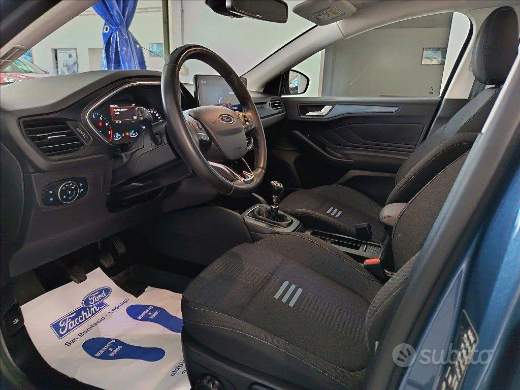 Ford Focus Active 2023 photo 2