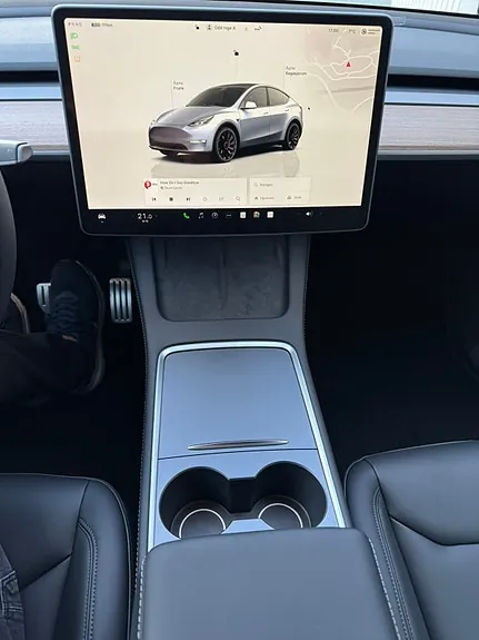 Tesla Model Y 2024 photo 2