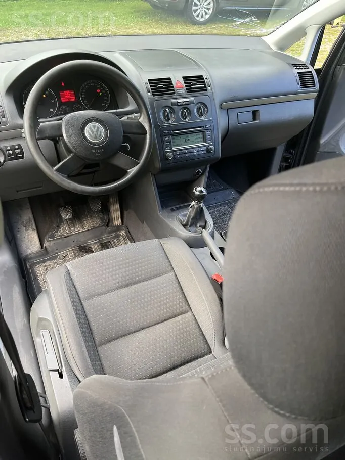 Volkswagen Touran 2004 photo 5