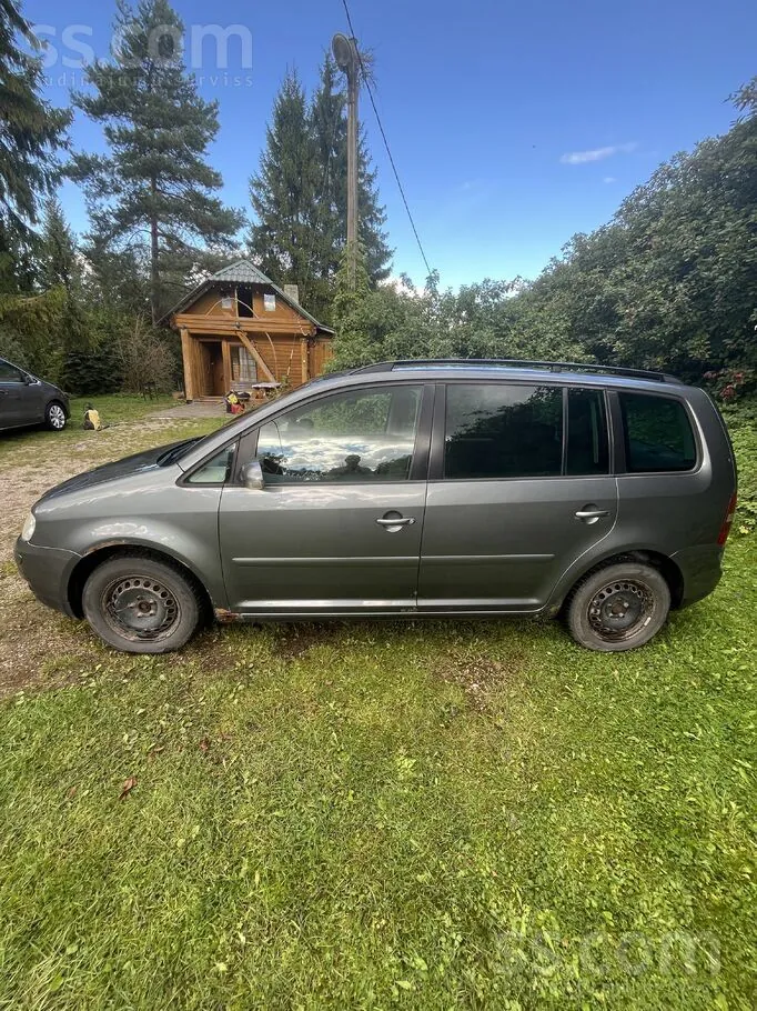 Volkswagen Touran 2004 photo 3
