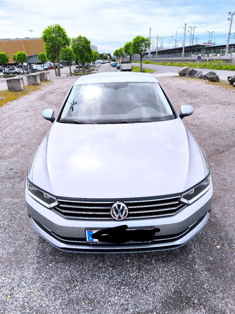 Volkswagen Passat 2018 photo 2