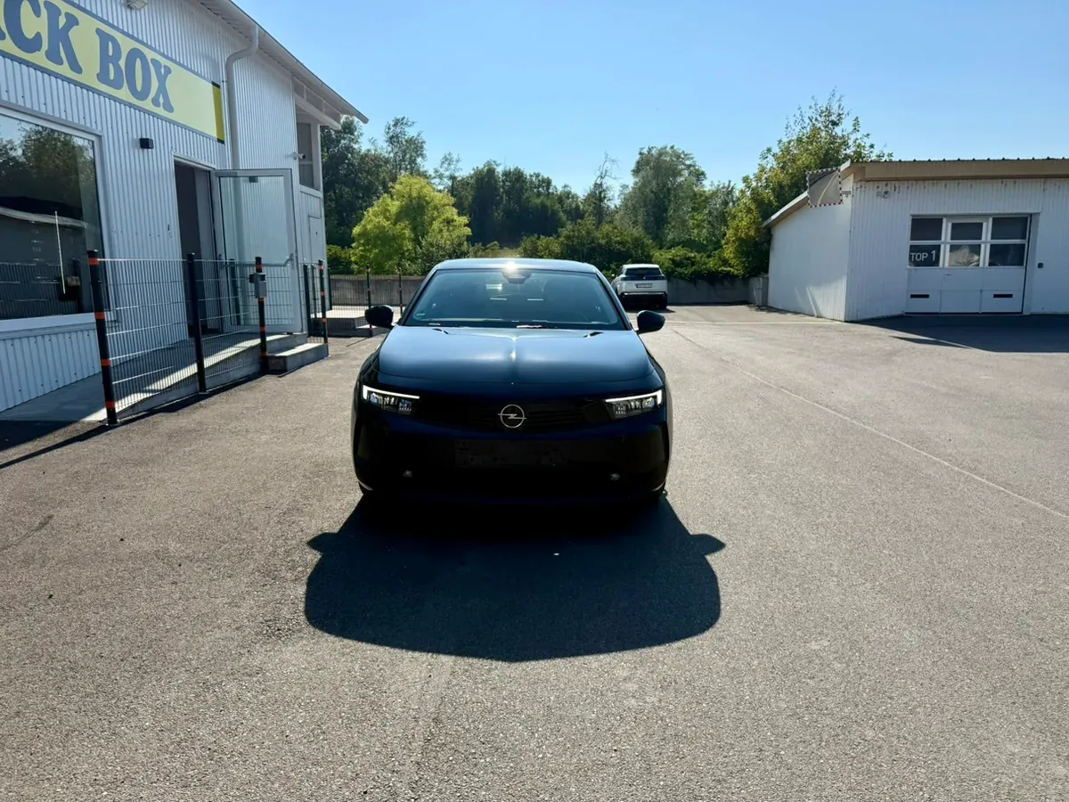 Opel Astra 2024 photo 2