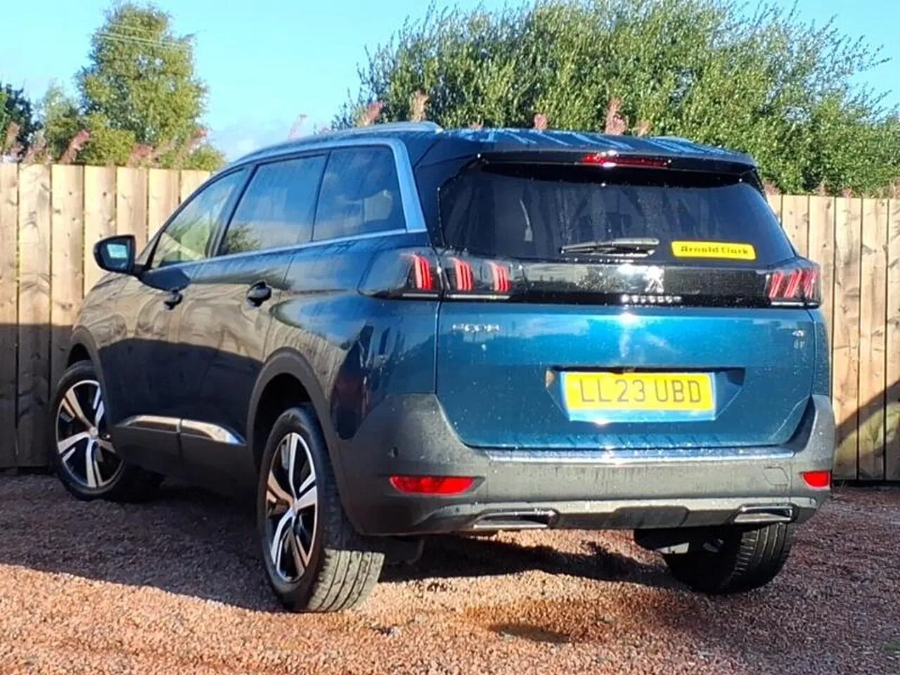 Peugeot 5008 2023 photo 2