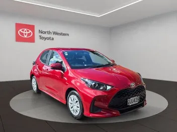 Toyota Yaris 2024 photo 2