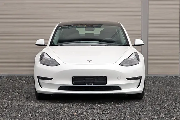 Tesla Model 3 2022 photo 2