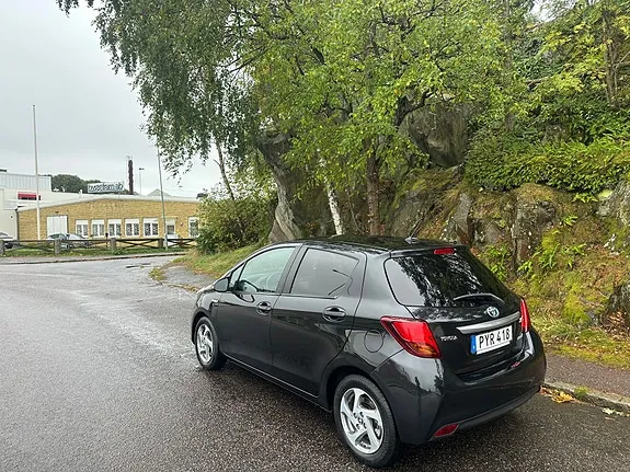 Toyota Yaris 2016 photo 2