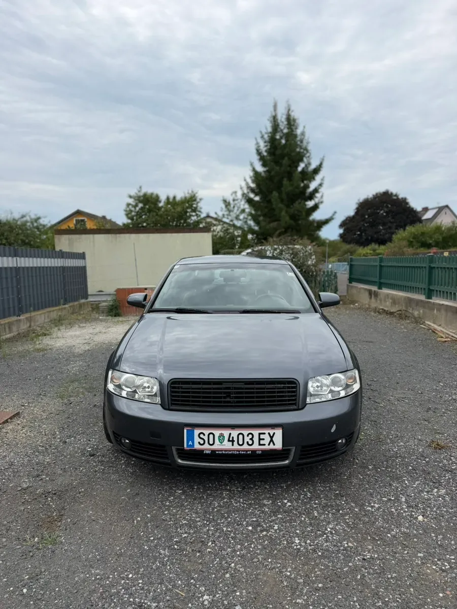 Audi A4 2004 photo 2