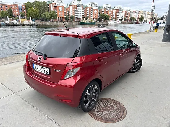 Toyota Yaris 2014 photo 5