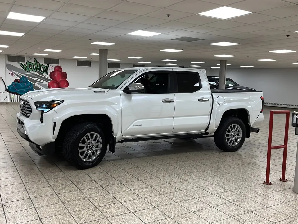 Toyota Tacoma 2025 photo 3