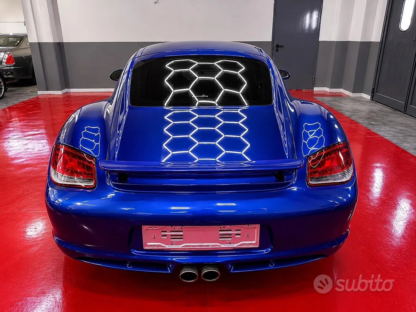 Porsche Cayman 2010 photo 2
