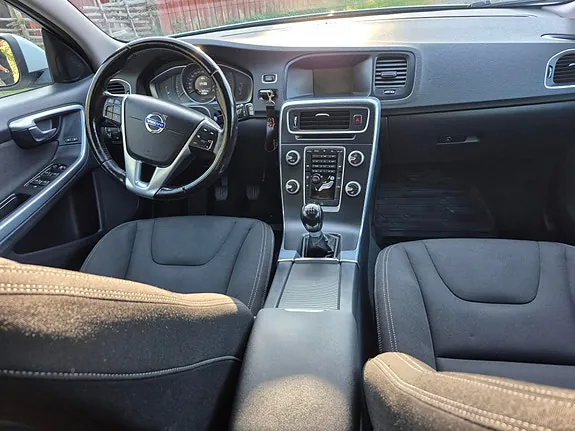 Volvo V60 2015 photo 5