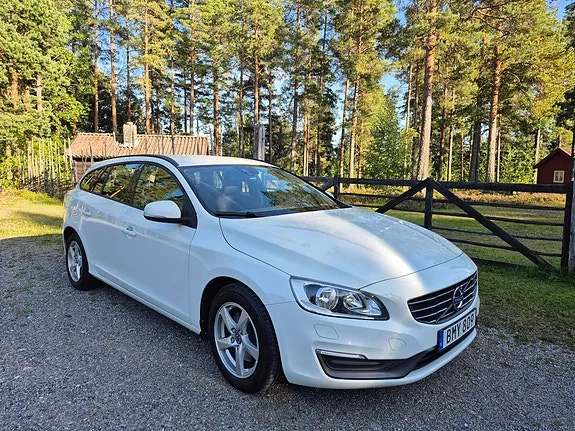 Volvo V60 2015 photo 2