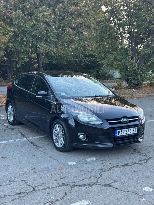 Ford Focus 2012 photo 2