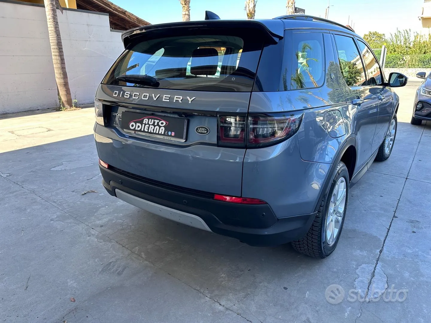 Land Rover Discovery Sport 2023 photo 4