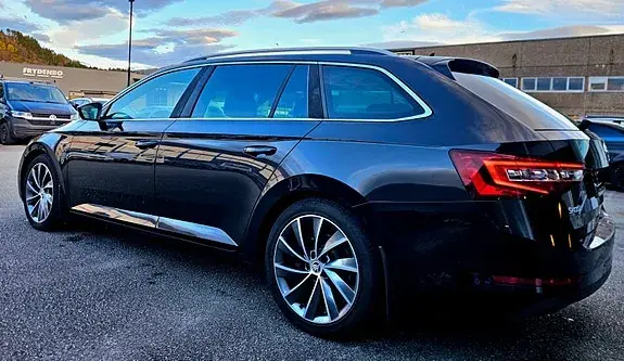 Skoda Superb 2017 photo 2