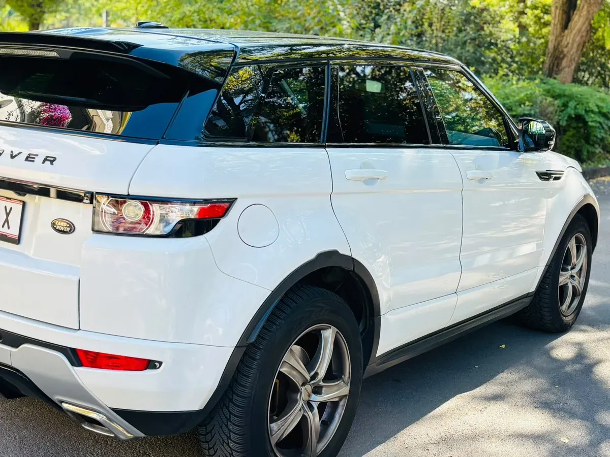 Land Rover Range Rover Evoque 2011 photo 2