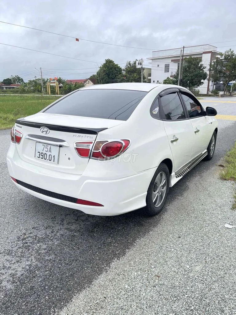 Hyundai Avante 2015 photo 4