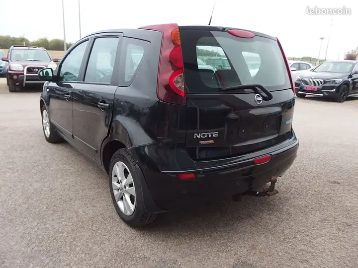 Nissan Note 2010 photo 5