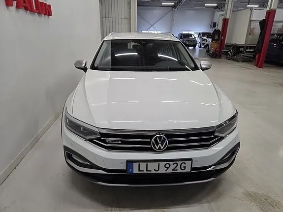Volkswagen Passat Alltrack 2022 photo 2