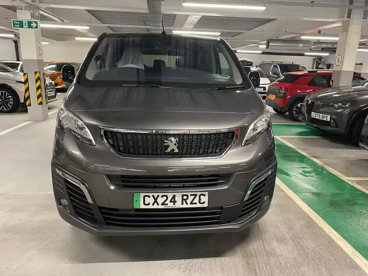 Peugeot E-Traveller 2024 photo 2