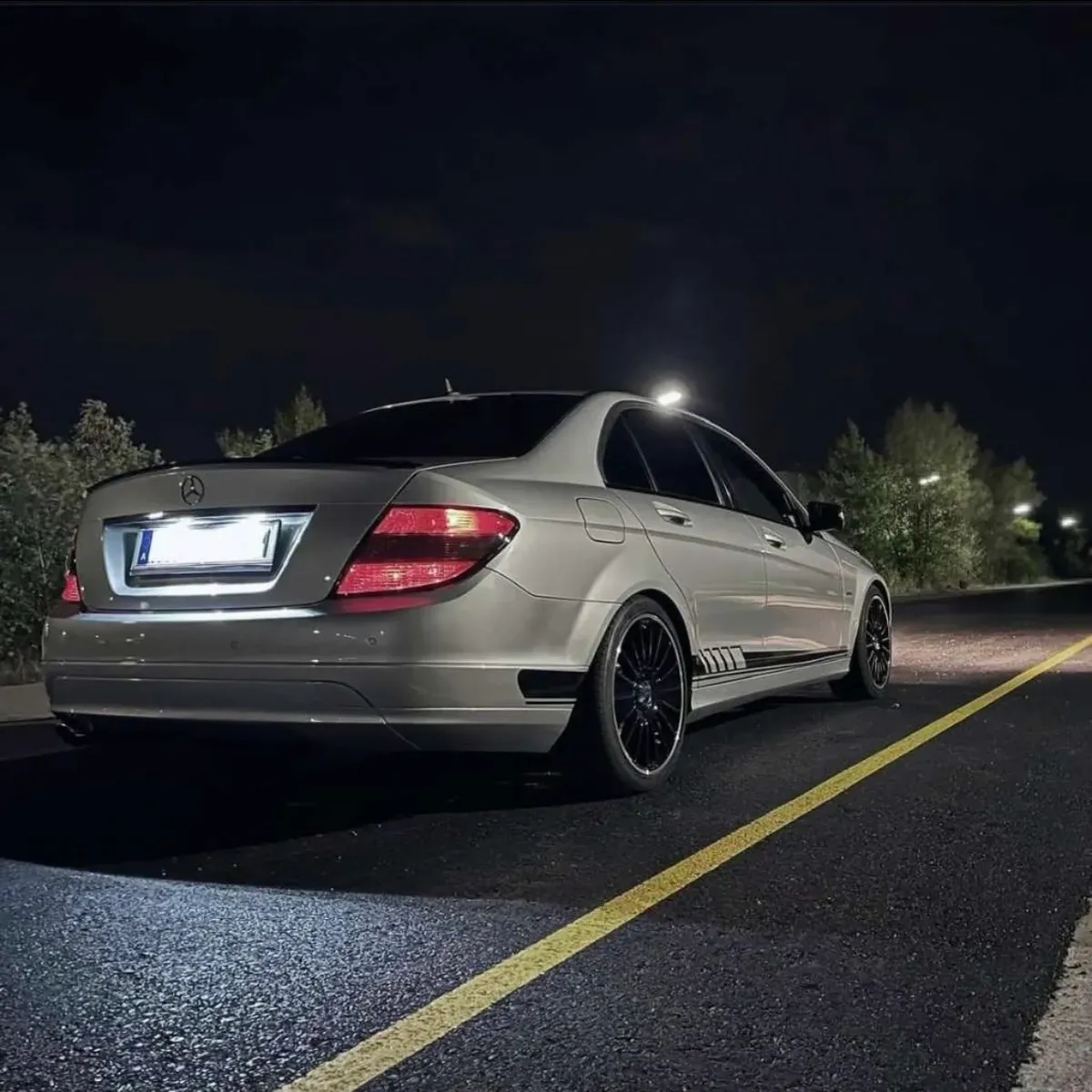 Mercedes-Benz C-Class 2011 photo 2