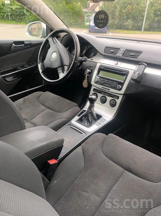 Volkswagen Passat 2009 photo 5