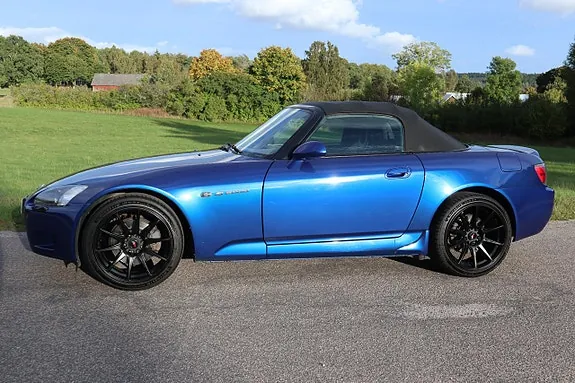 Honda S2000 2000 photo 2