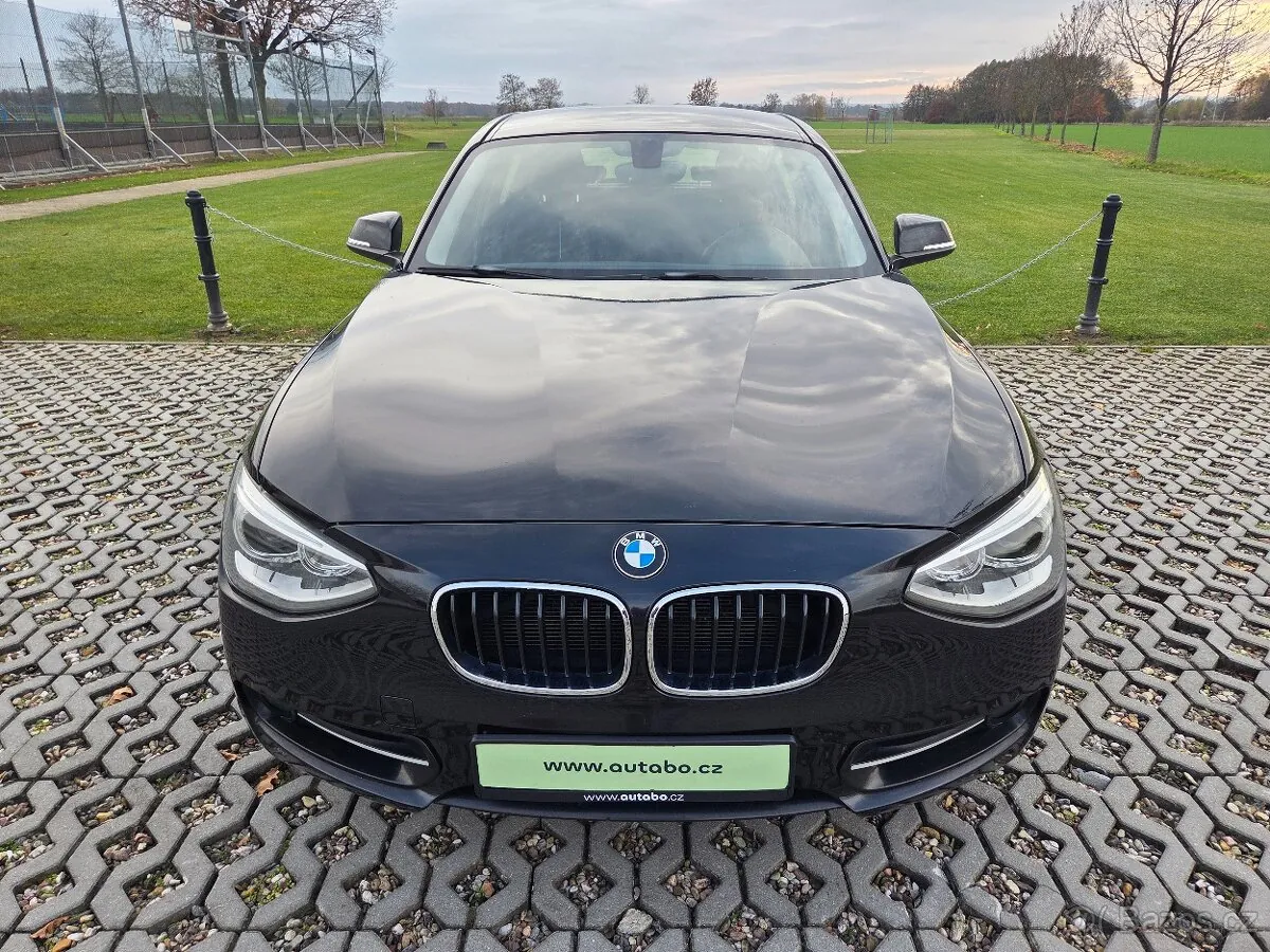 BMW 1 Series 2011 photo 2