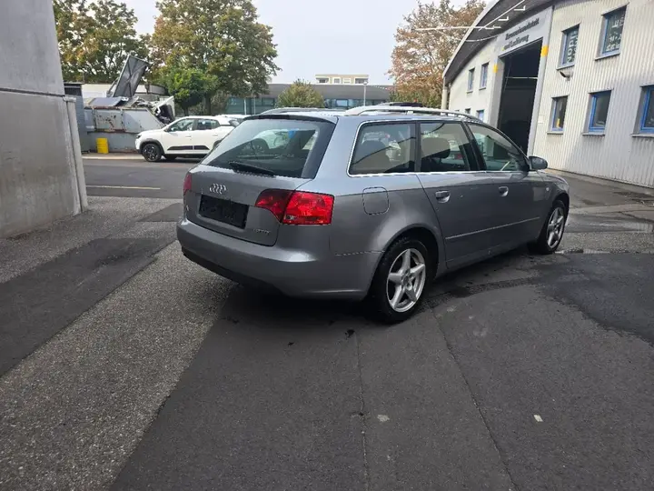 Audi A4 2004 photo 3