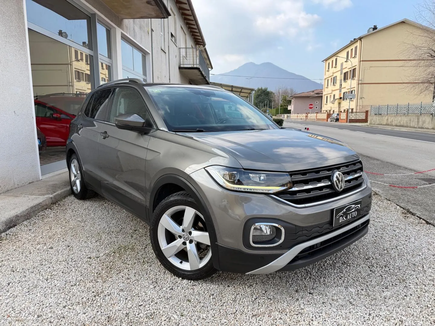 Volkswagen T-Cross 2019 photo 2