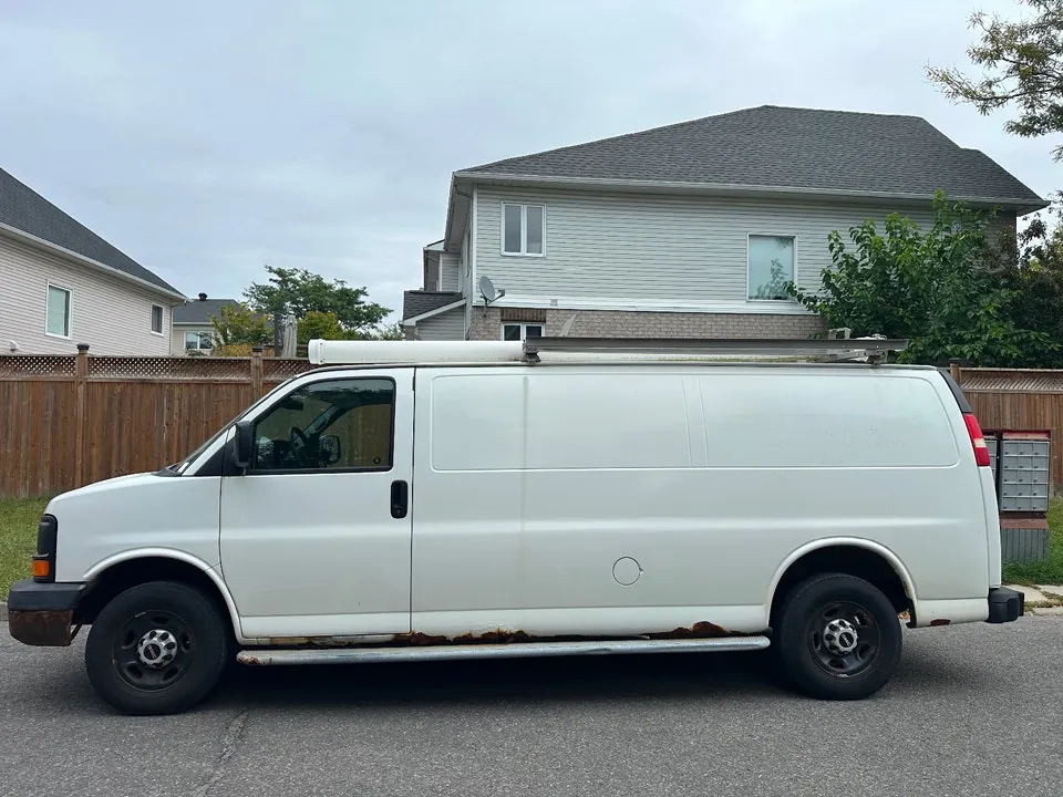GMC Savana 2008 photo 2