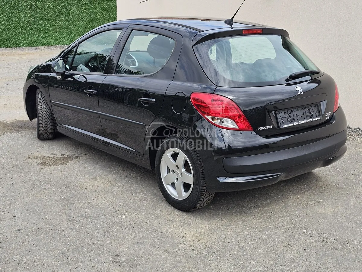 Peugeot 207 2009 photo 3