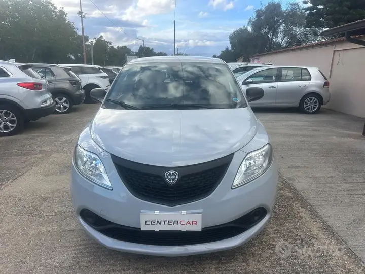 Lancia Ypsilon 2021 photo 2