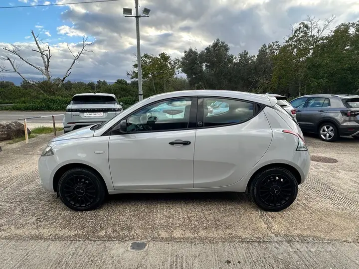 Lancia Ypsilon 2021 photo 4