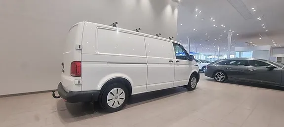 Volkswagen Transporter 2022 photo 2