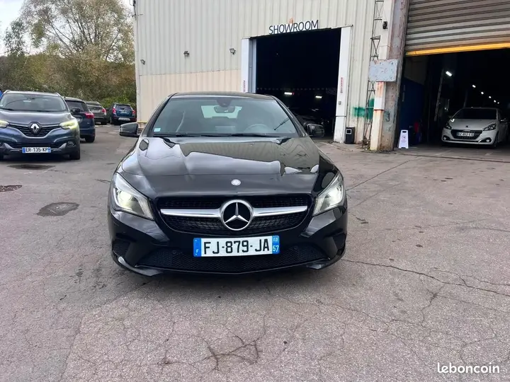 Mercedes-Benz Cla 180 2015 photo 2