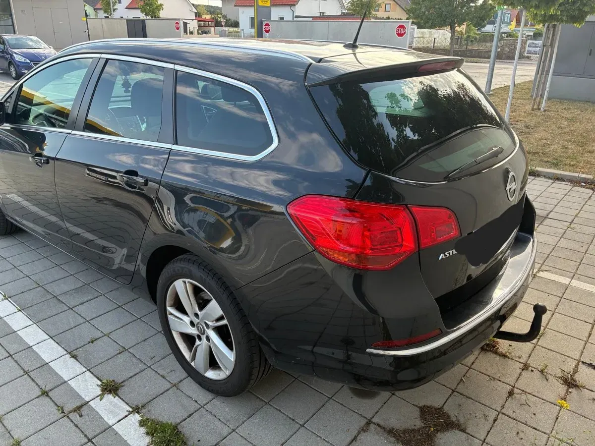 Opel Astra 2014 photo 3