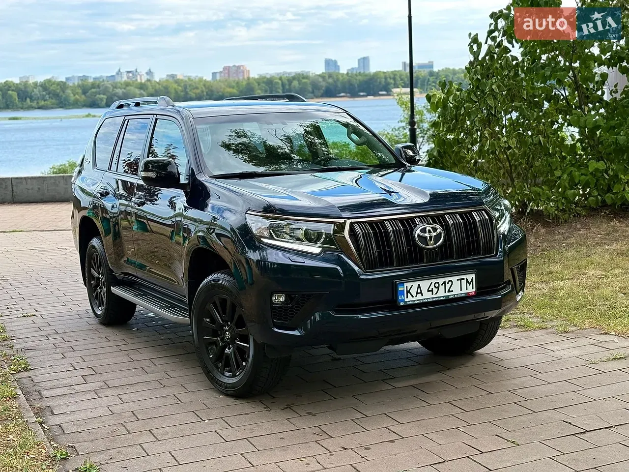 Toyota Land Cruiser Prado 2022 photo 3