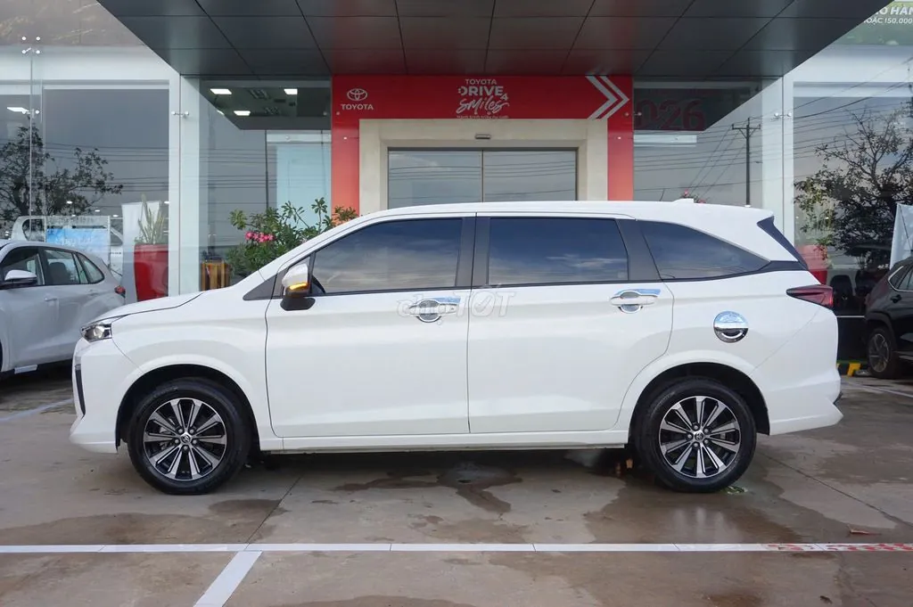 Toyota Avanza 2025 photo 4