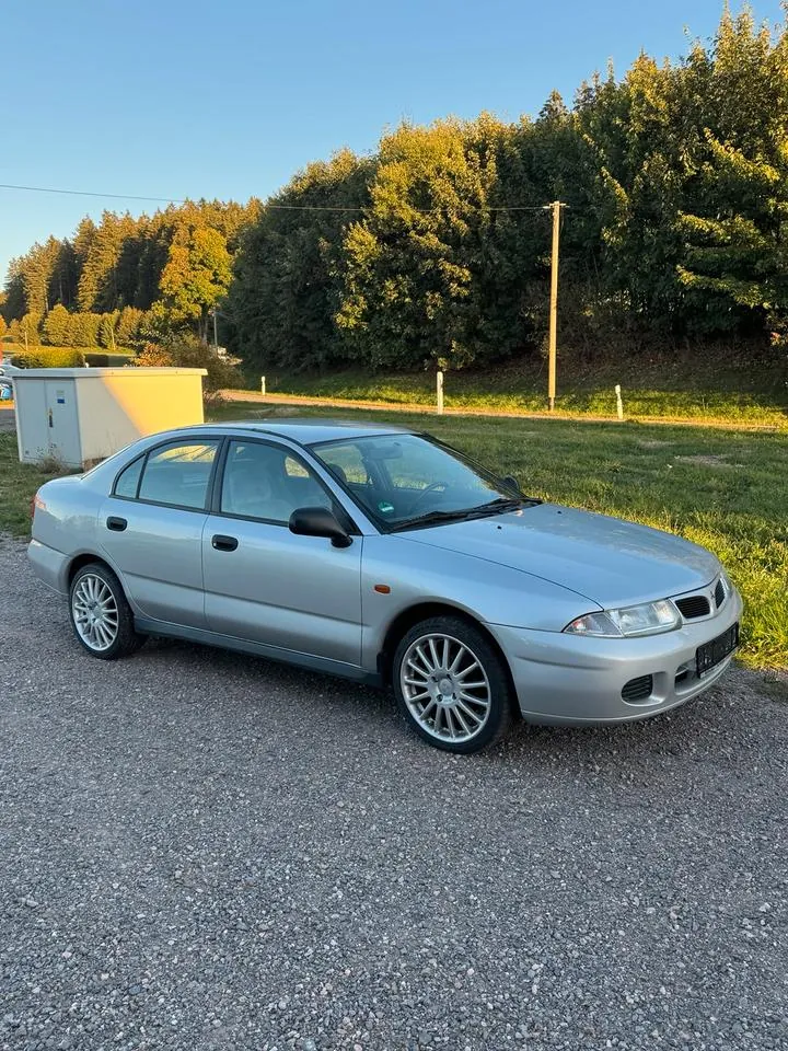 Mitsubishi Carisma