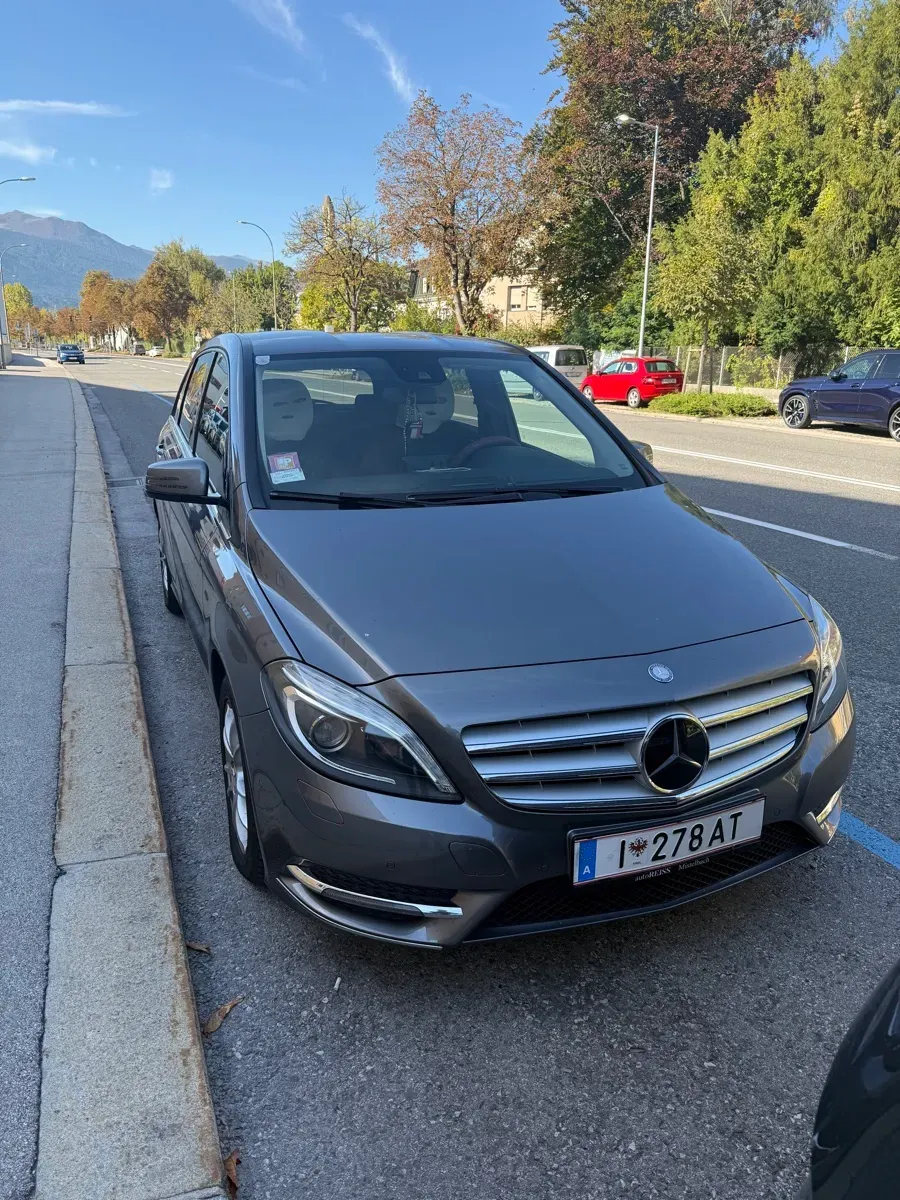 Mercedes-Benz B-Class 2013 photo 2