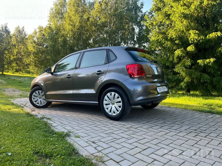 Volkswagen Polo 2011 photo 2