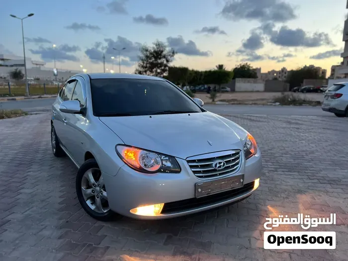 Hyundai Avante 2010 photo 2