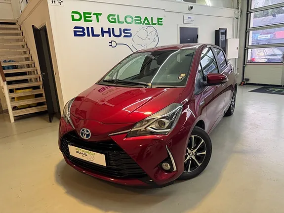 Toyota Yaris 2017 photo 2