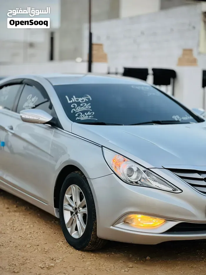 Hyundai Sonata 2011 photo 2