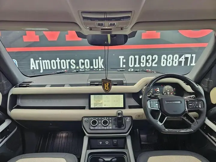 Land Rover Defender 2022 photo 3