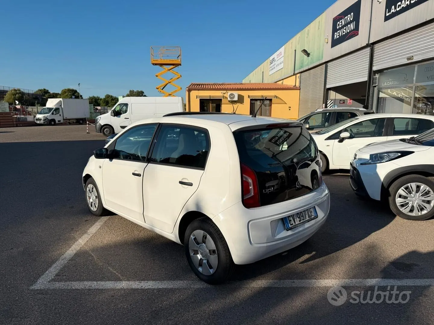 Volkswagen Up 2014 photo 3