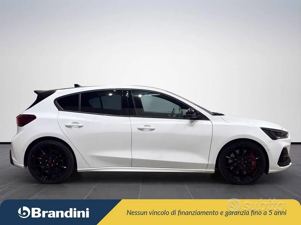 Ford Focus 2024 photo 5